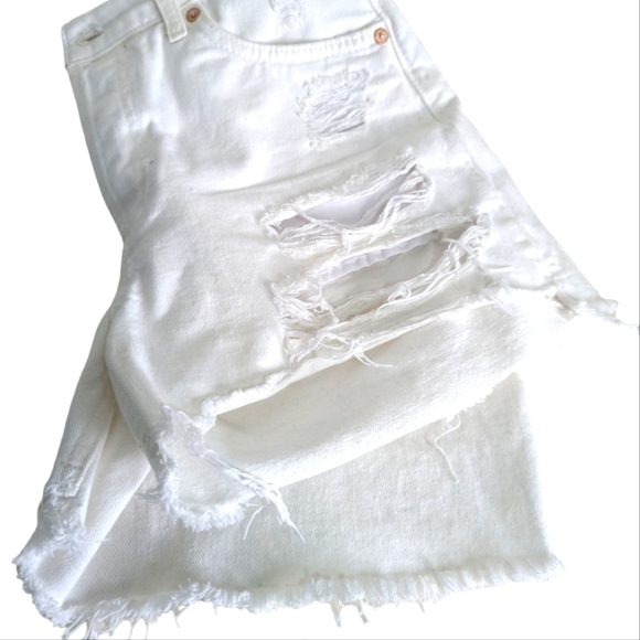 We The Free White Distressed Shorts .. Size 25 - Picture 1 of 10